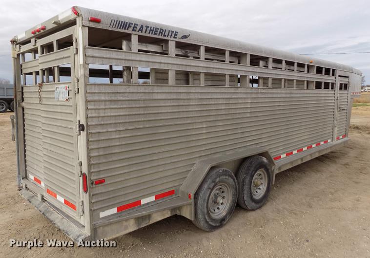 image for item DY9135 2000 Featherlite 8120 livestock trailer