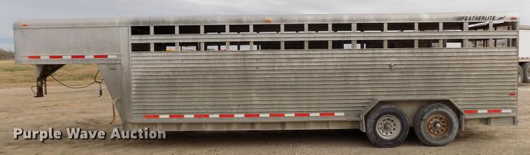 image for item DY9135 2000 Featherlite 8120 livestock trailer