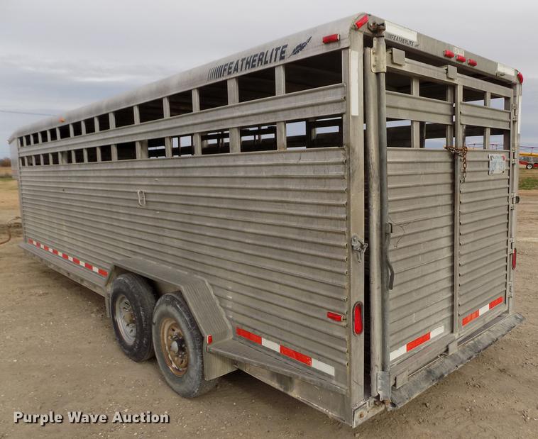 image for item DY9135 2000 Featherlite 8120 livestock trailer