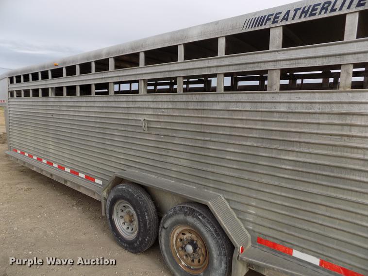 image for item DY9135 2000 Featherlite 8120 livestock trailer