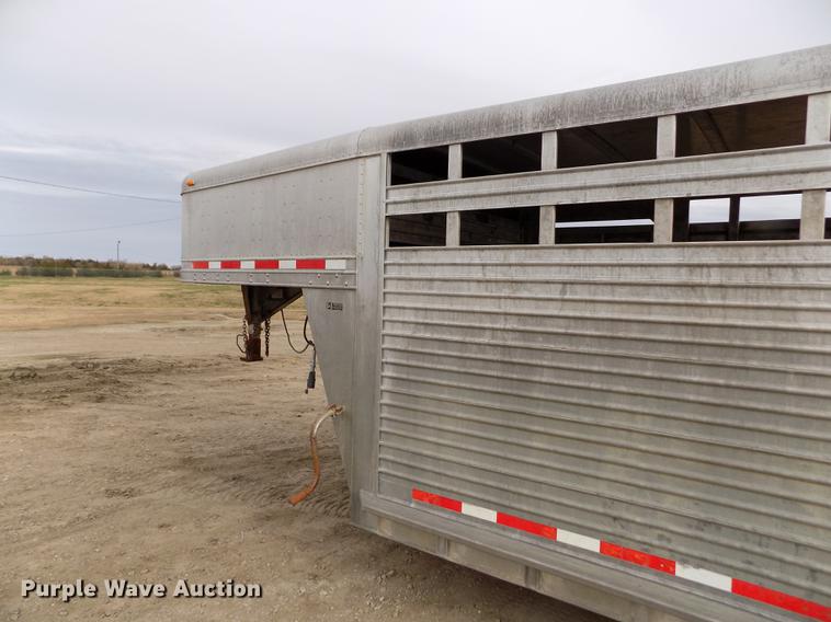image for item DY9135 2000 Featherlite 8120 livestock trailer