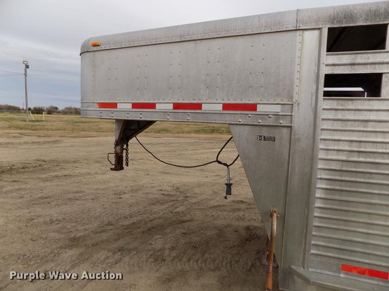 image for item DY9135 2000 Featherlite 8120 livestock trailer