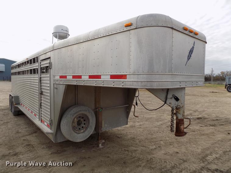 image for item DY9135 2000 Featherlite 8120 livestock trailer