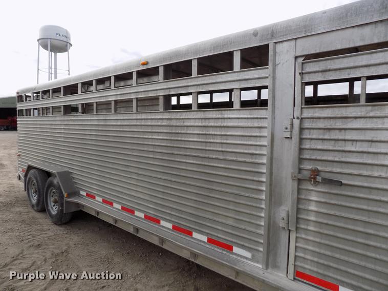 image for item DY9135 2000 Featherlite 8120 livestock trailer
