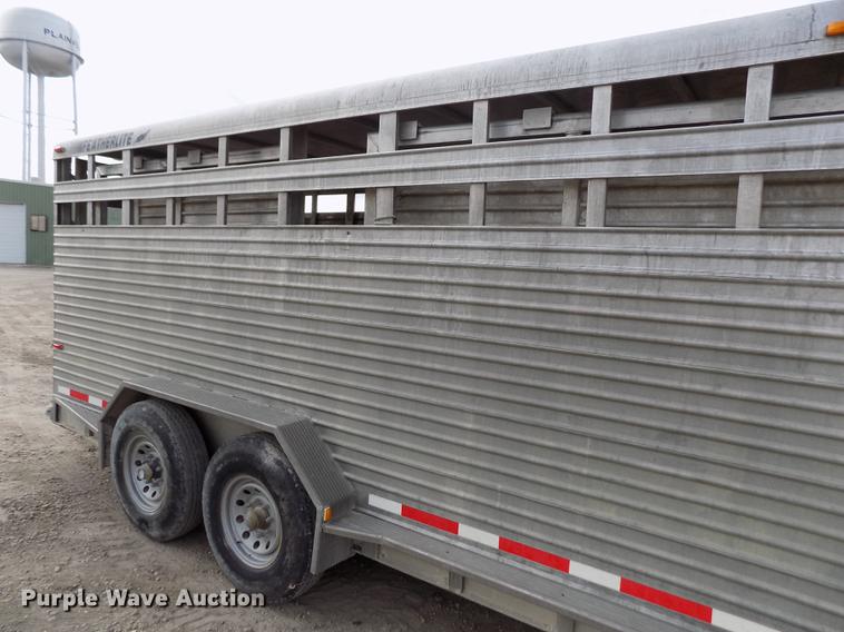 image for item DY9135 2000 Featherlite 8120 livestock trailer