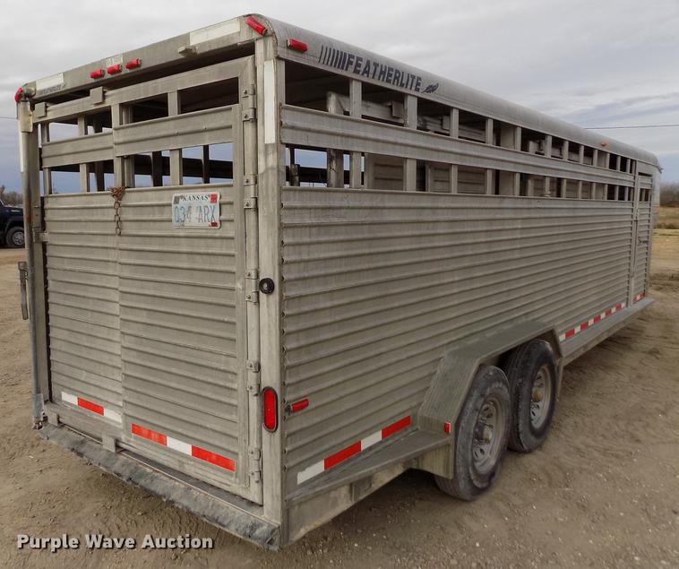 image for item DY9135 2000 Featherlite 8120 livestock trailer