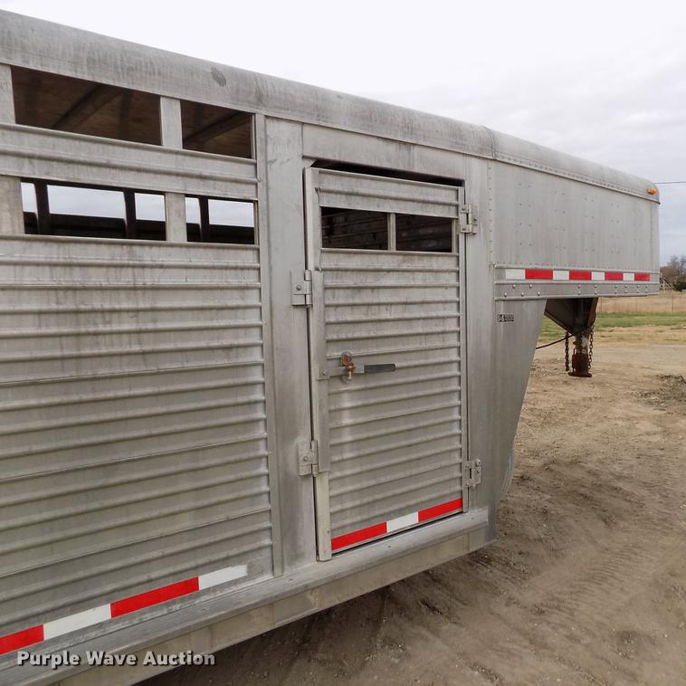 image for item DY9135 2000 Featherlite 8120 livestock trailer