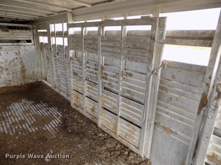 image for item DY9135 2000 Featherlite 8120 livestock trailer