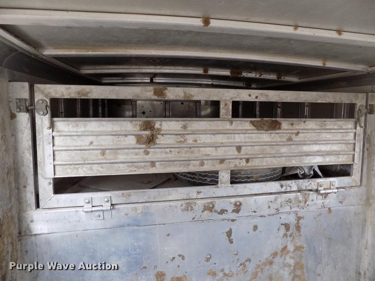 image for item DY9135 2000 Featherlite 8120 livestock trailer