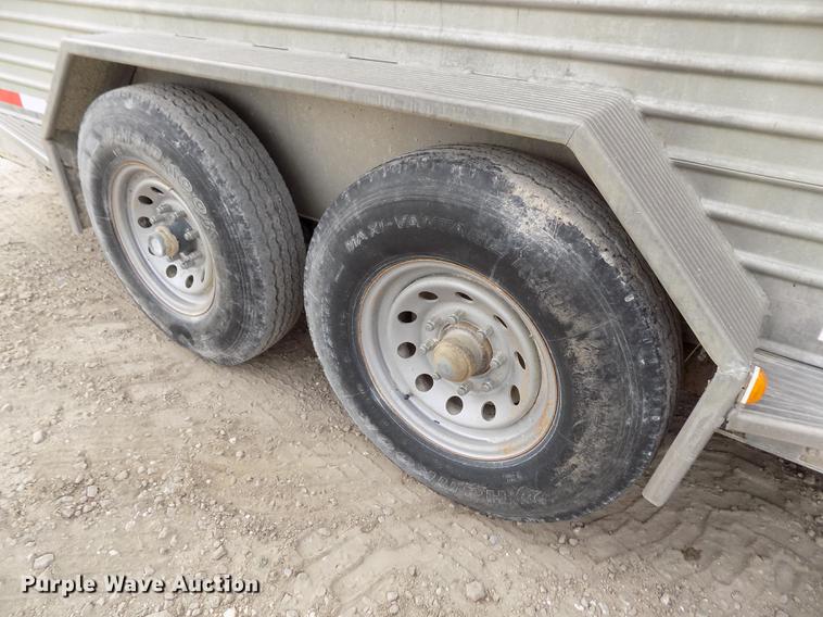 image for item DY9135 2000 Featherlite 8120 livestock trailer