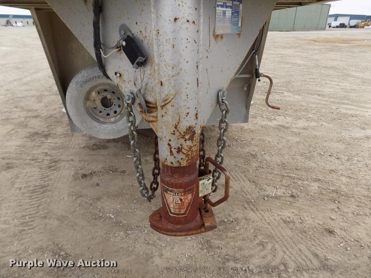 image for item DY9135 2000 Featherlite 8120 livestock trailer