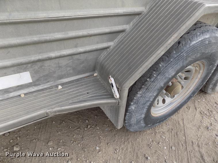 image for item DY9135 2000 Featherlite 8120 livestock trailer