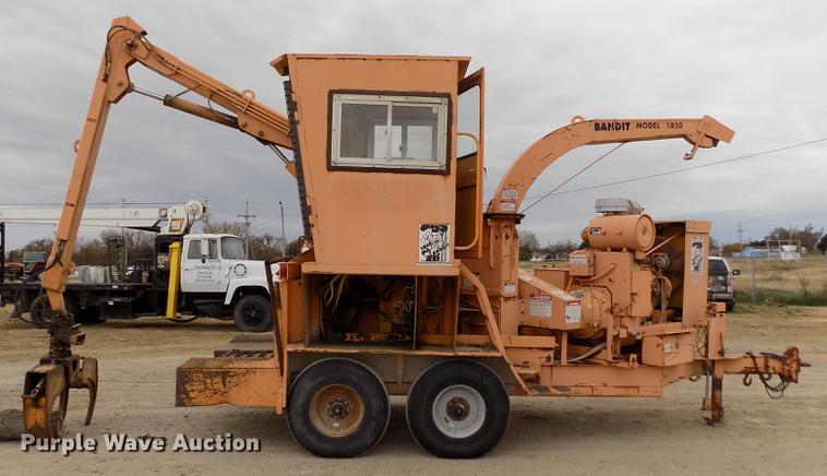 image for item DY9137 2000 Bandit 1850 wood grinder/chipper