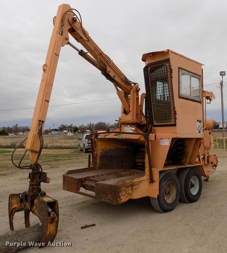 image for item DY9137 2000 Bandit 1850 wood grinder/chipper