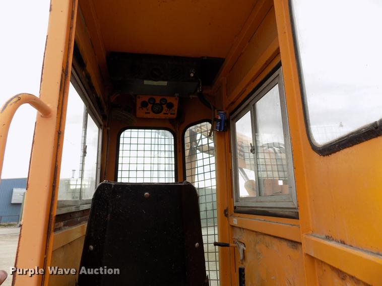 image for item DY9137 2000 Bandit 1850 wood grinder/chipper