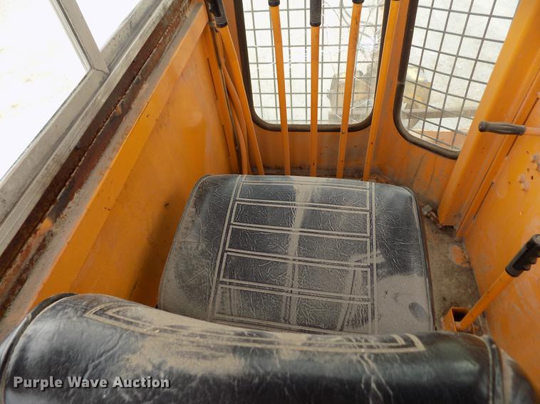 image for item DY9137 2000 Bandit 1850 wood grinder/chipper