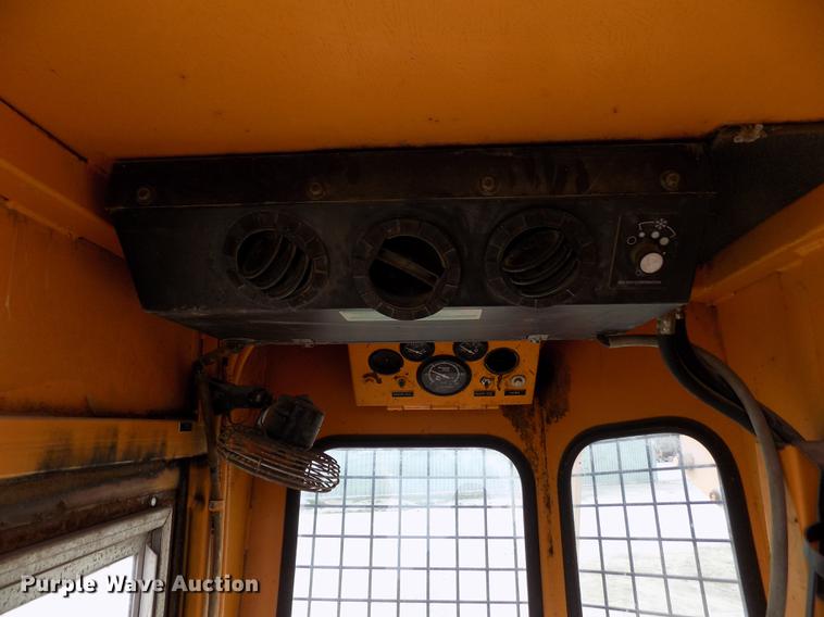 image for item DY9137 2000 Bandit 1850 wood grinder/chipper