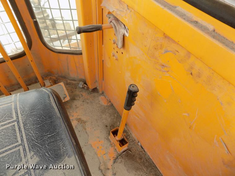 image for item DY9137 2000 Bandit 1850 wood grinder/chipper