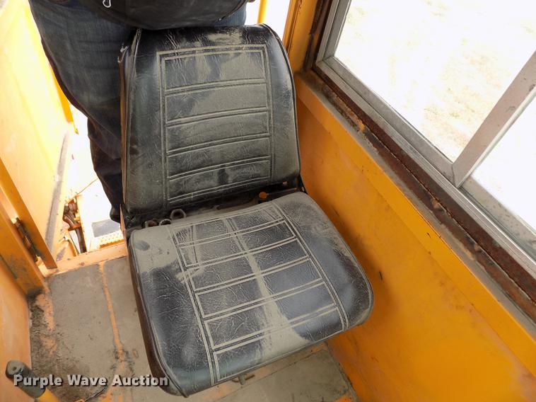 image for item DY9137 2000 Bandit 1850 wood grinder/chipper