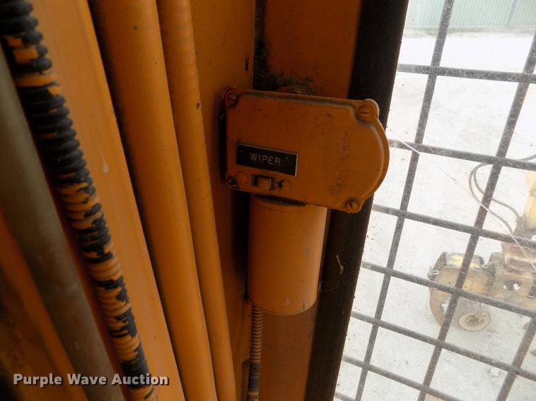 image for item DY9137 2000 Bandit 1850 wood grinder/chipper