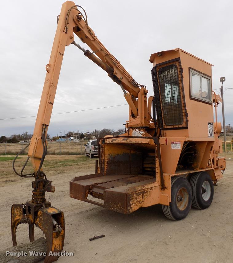 image for item DY9137 2000 Bandit 1850 wood grinder/chipper