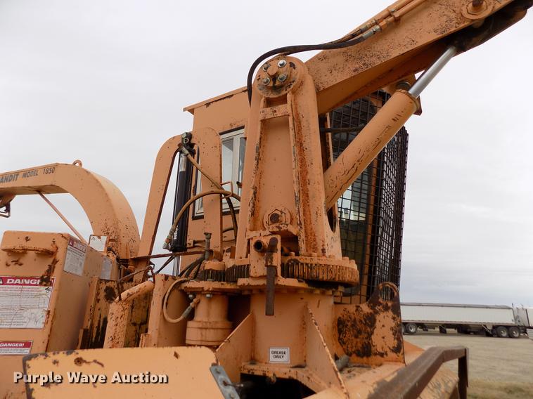 image for item DY9137 2000 Bandit 1850 wood grinder/chipper