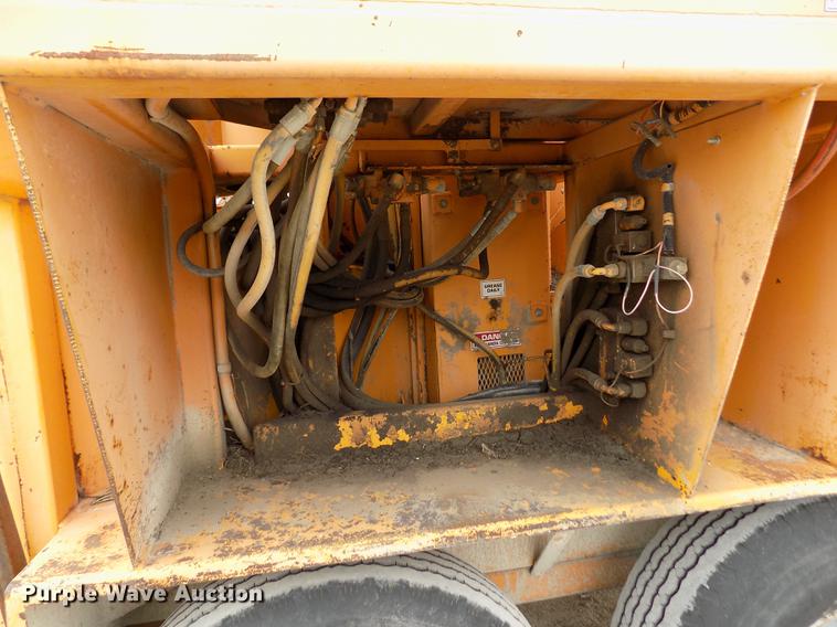 image for item DY9137 2000 Bandit 1850 wood grinder/chipper