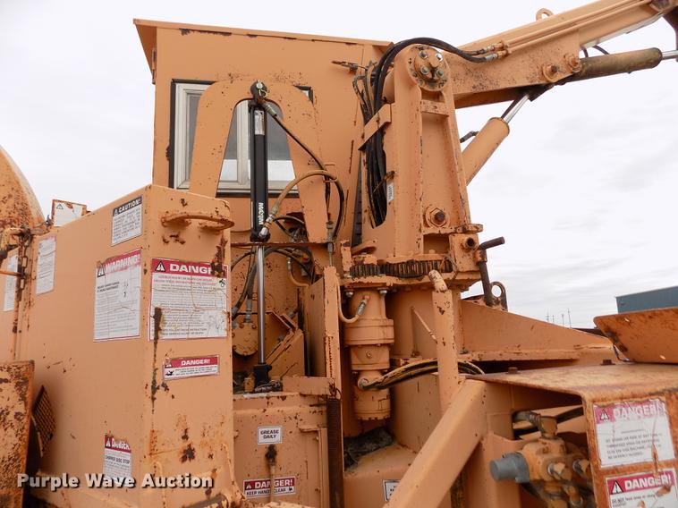 image for item DY9137 2000 Bandit 1850 wood grinder/chipper