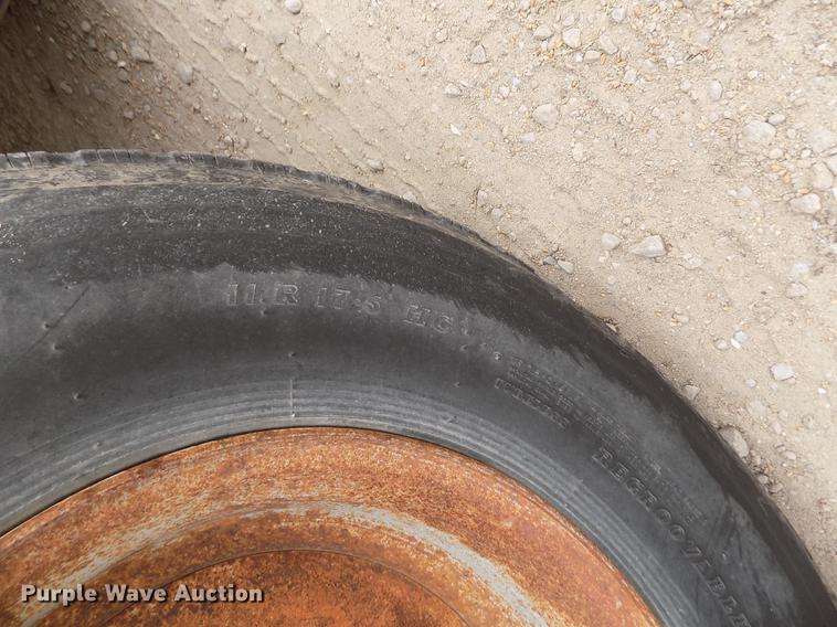 image for item DY9137 2000 Bandit 1850 wood grinder/chipper