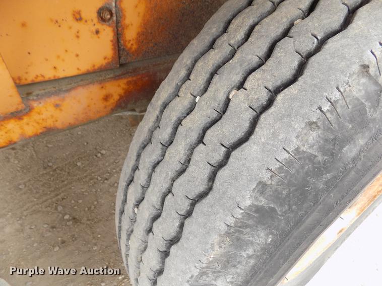 image for item DY9137 2000 Bandit 1850 wood grinder/chipper