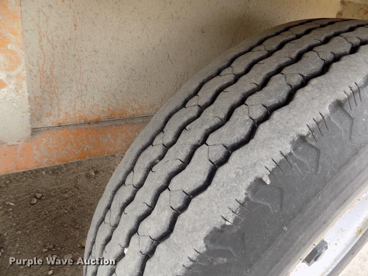 image for item DY9137 2000 Bandit 1850 wood grinder/chipper