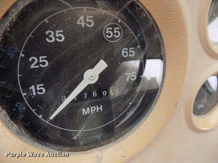 image for item DY9138 1982 Ford crane truck