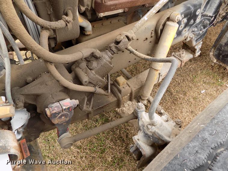 image for item DY9138 1982 Ford crane truck