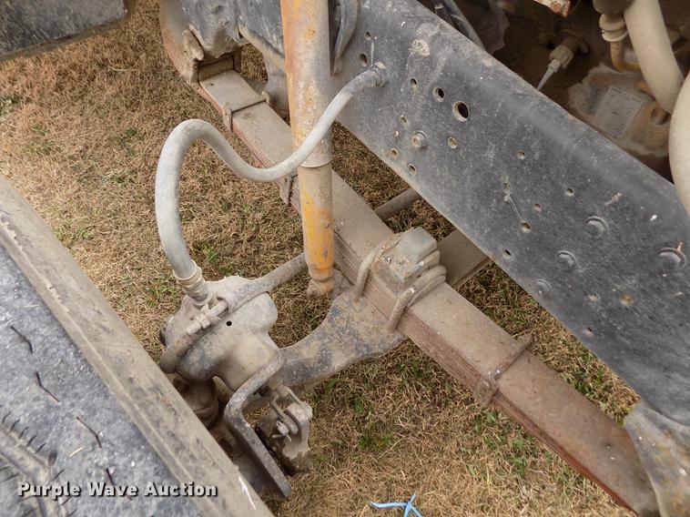 image for item DY9138 1982 Ford crane truck