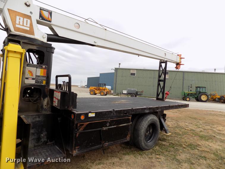 image for item DY9138 1982 Ford crane truck