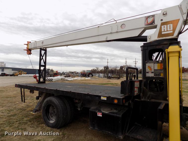 image for item DY9138 1982 Ford crane truck