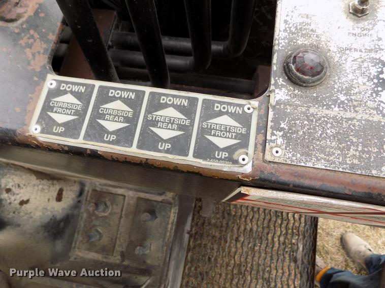 image for item DY9138 1982 Ford crane truck