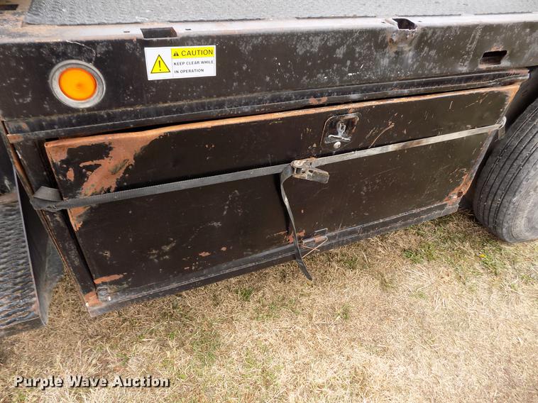 image for item DY9138 1982 Ford crane truck