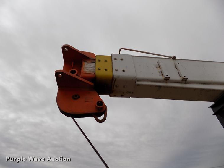 image for item DY9138 1982 Ford crane truck