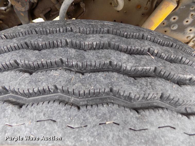 image for item DY9138 1982 Ford crane truck