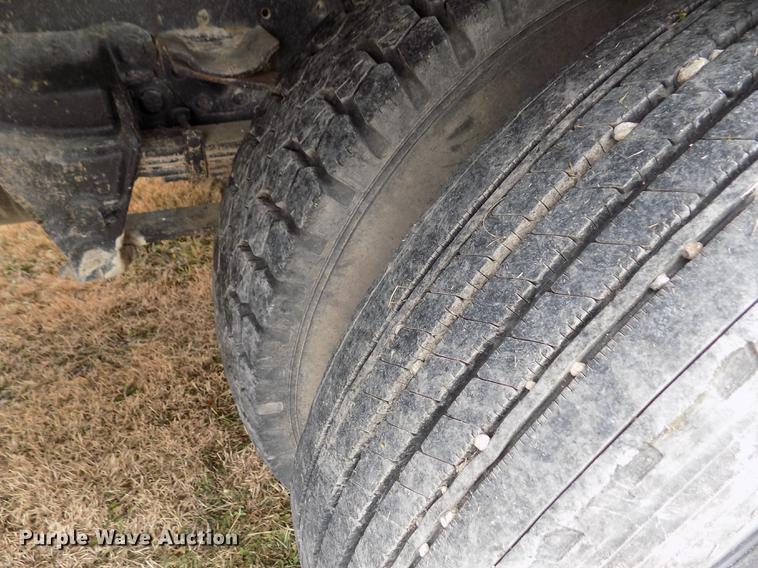 image for item DY9138 1982 Ford crane truck