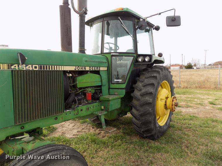 image for item DY9141 John Deere 4640 tractor