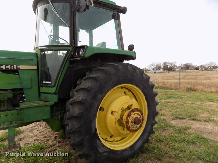 image for item DY9141 John Deere 4640 tractor