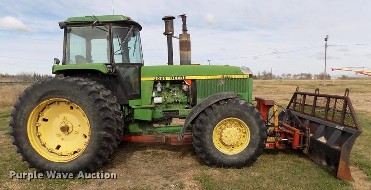 image for item DY9142 1985 John Deere 4650 MFWD tractor