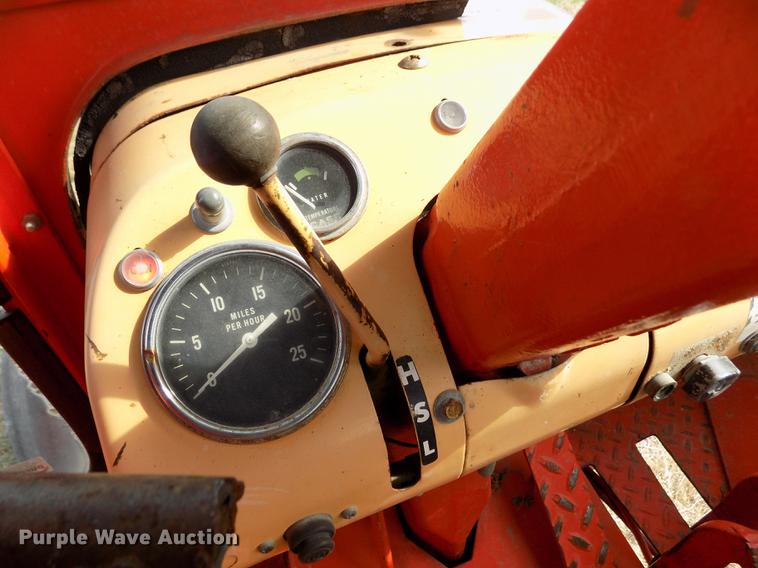 image for item DY9143 Case 1030 Comfort King tractor