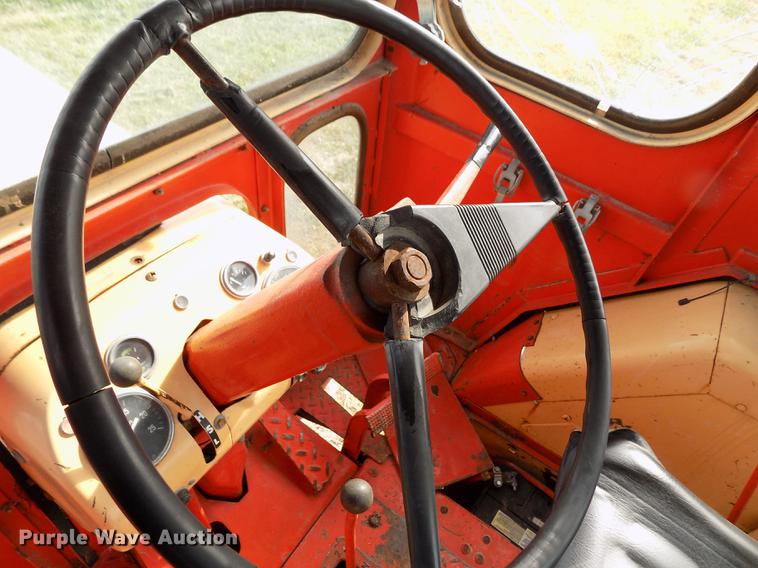 image for item DY9143 Case 1030 Comfort King tractor