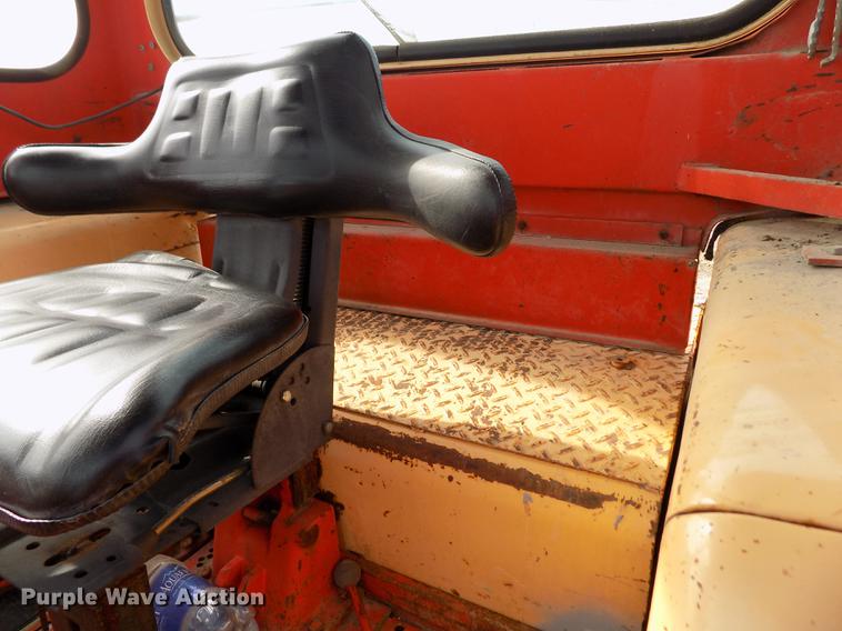 image for item DY9143 Case 1030 Comfort King tractor