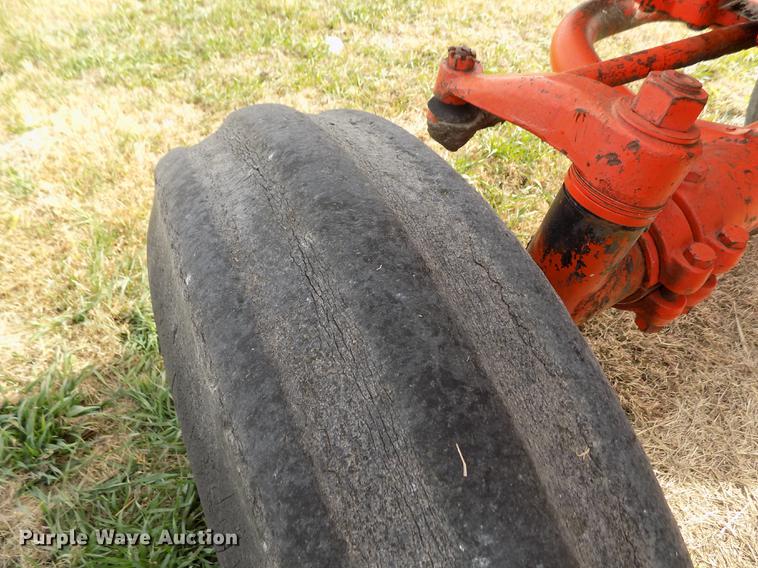 image for item DY9143 Case 1030 Comfort King tractor