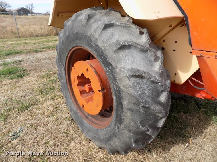 image for item DY9143 Case 1030 Comfort King tractor