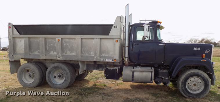 image for item DY9144 1985 Mack RWS788LST Super Liner dump truck